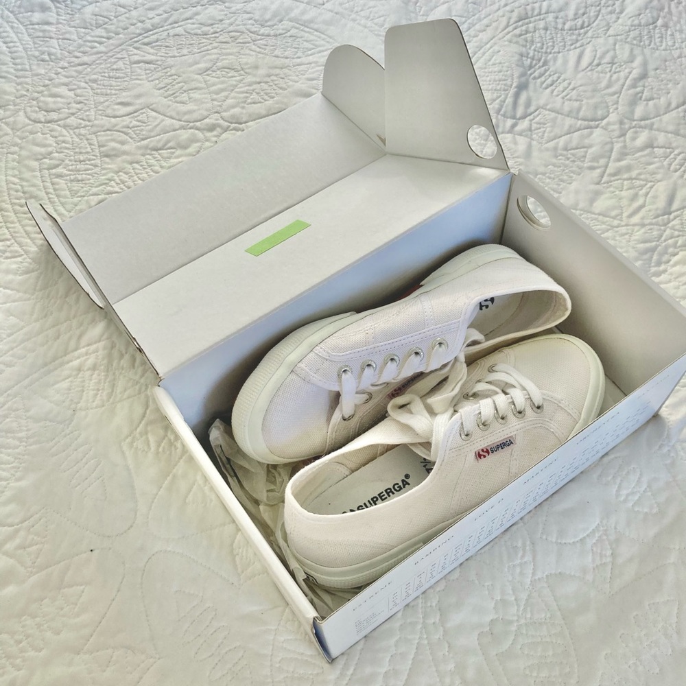 White sneakers — barely worn!